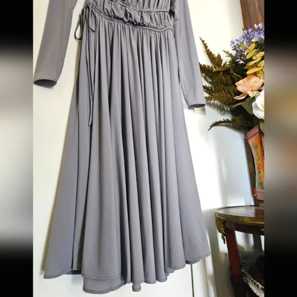 TOVE Ruched Tie Front Lexi Light Grey Semi-formal Dress - Picture 14 of 15